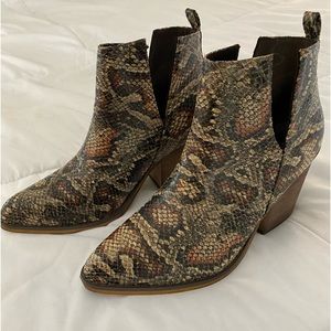 Jelly Pop Short Boots Size 7.5M